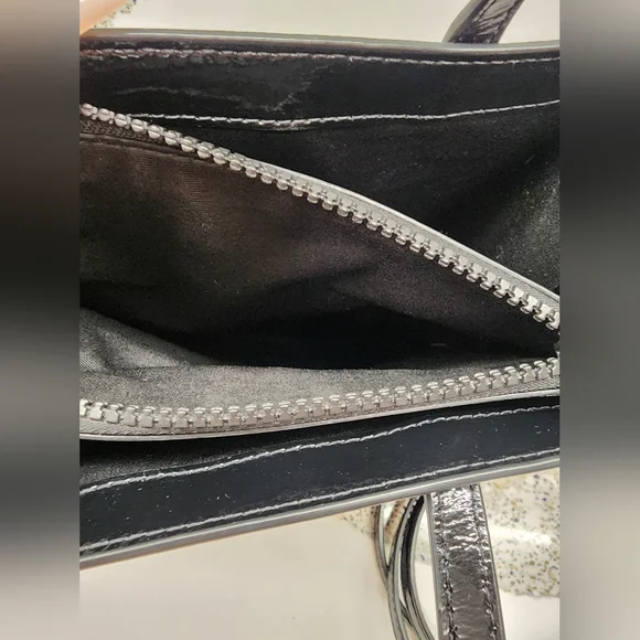 MARC JACOBS Mini Grind Patent Crossbody Tote In Black - Picture 9 of 15